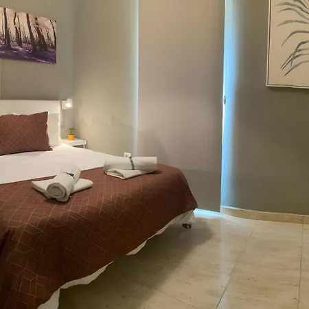 Апартаменты Silvia House Арресифе